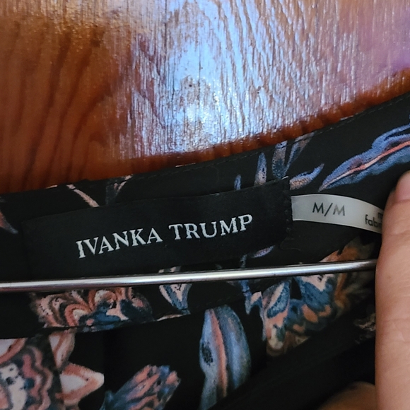 Ivanka Trump blouse sz M - Picture 4 of 5